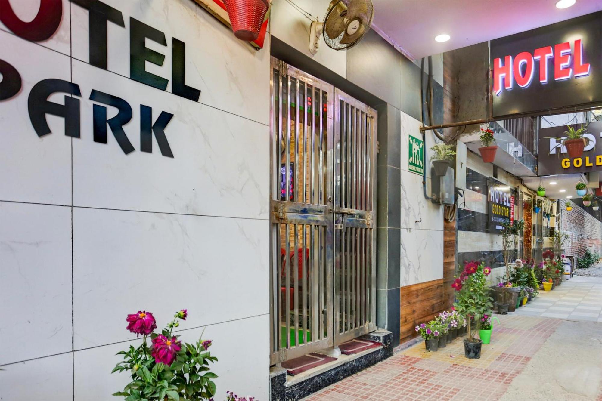 Hotel O Park View Delhi  Buitenkant foto